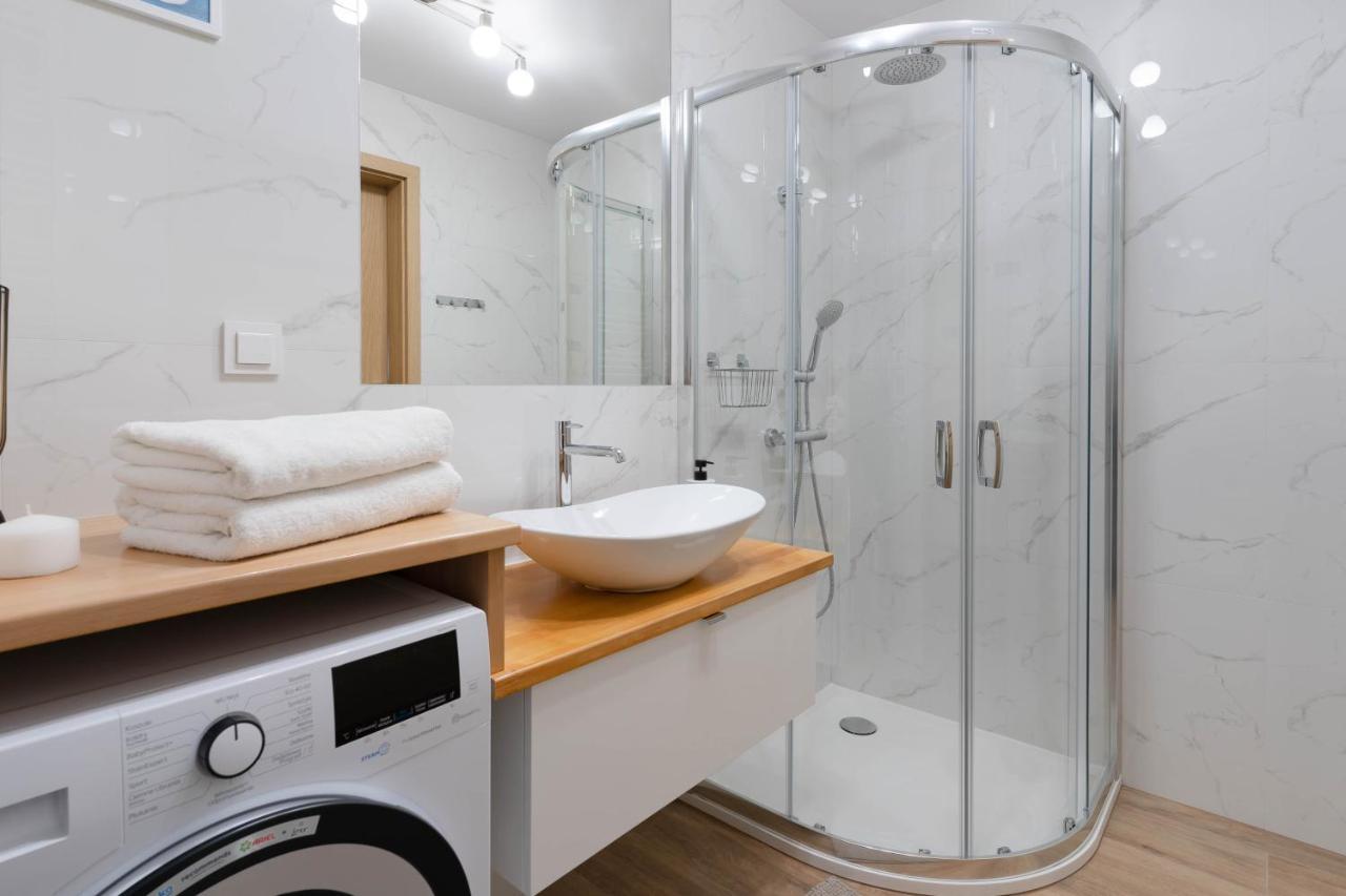Ina Rent - Przystan Letnica Apartment กดัญสก์ ภายนอก รูปภาพ