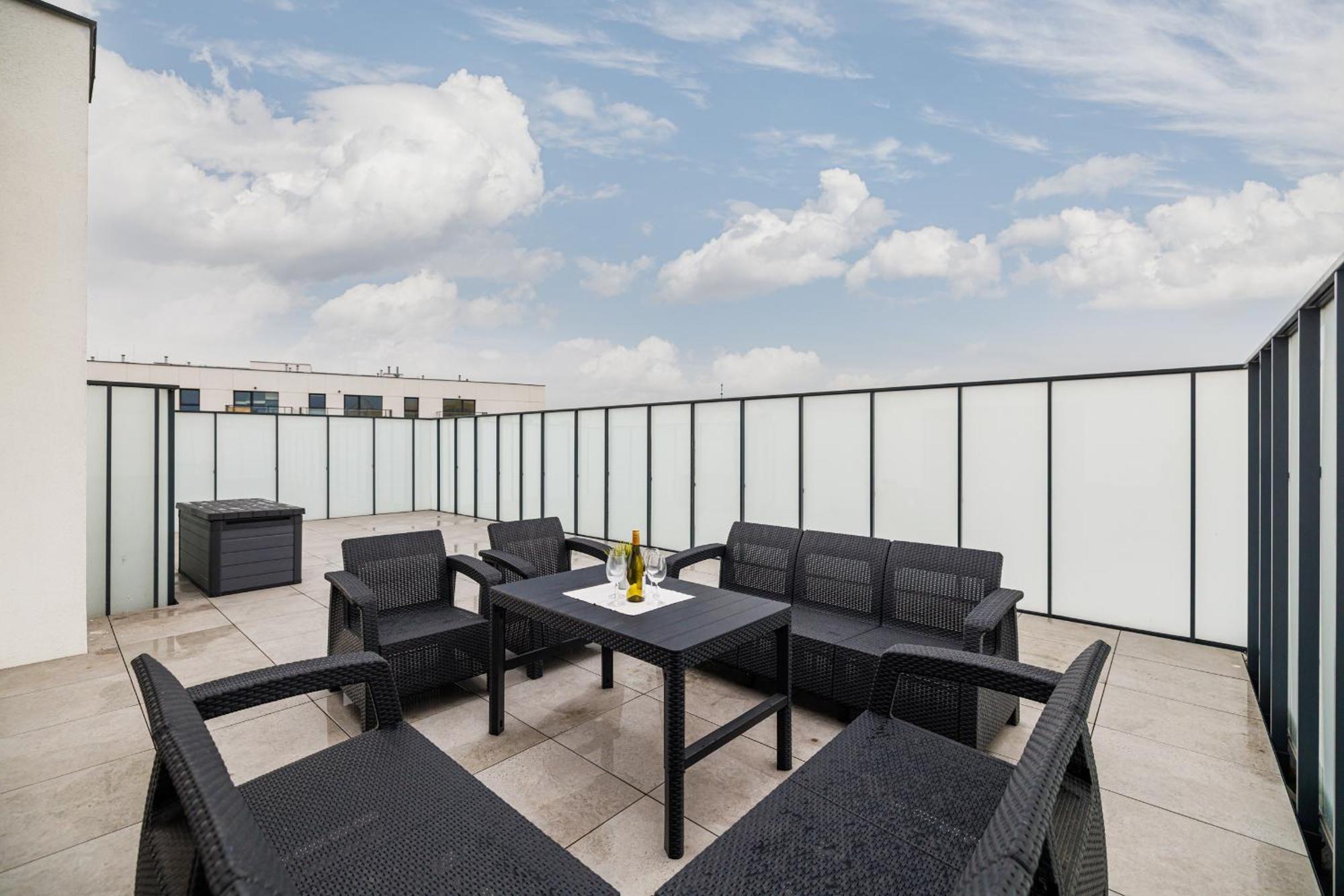 Ina Rent - Przystan Letnica Apartment กดัญสก์ ภายนอก รูปภาพ